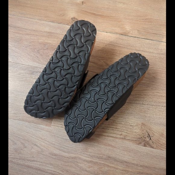 Birkenstock Miramar Big Buckle Toe Ring Sandals - Picture 8 of 9